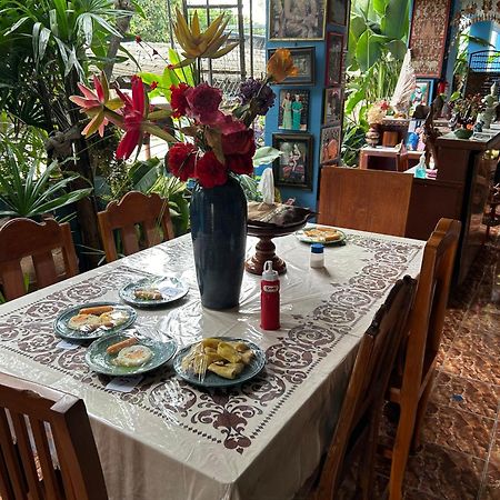 Saithong House Hostel Chiang Mai Bagian luar foto