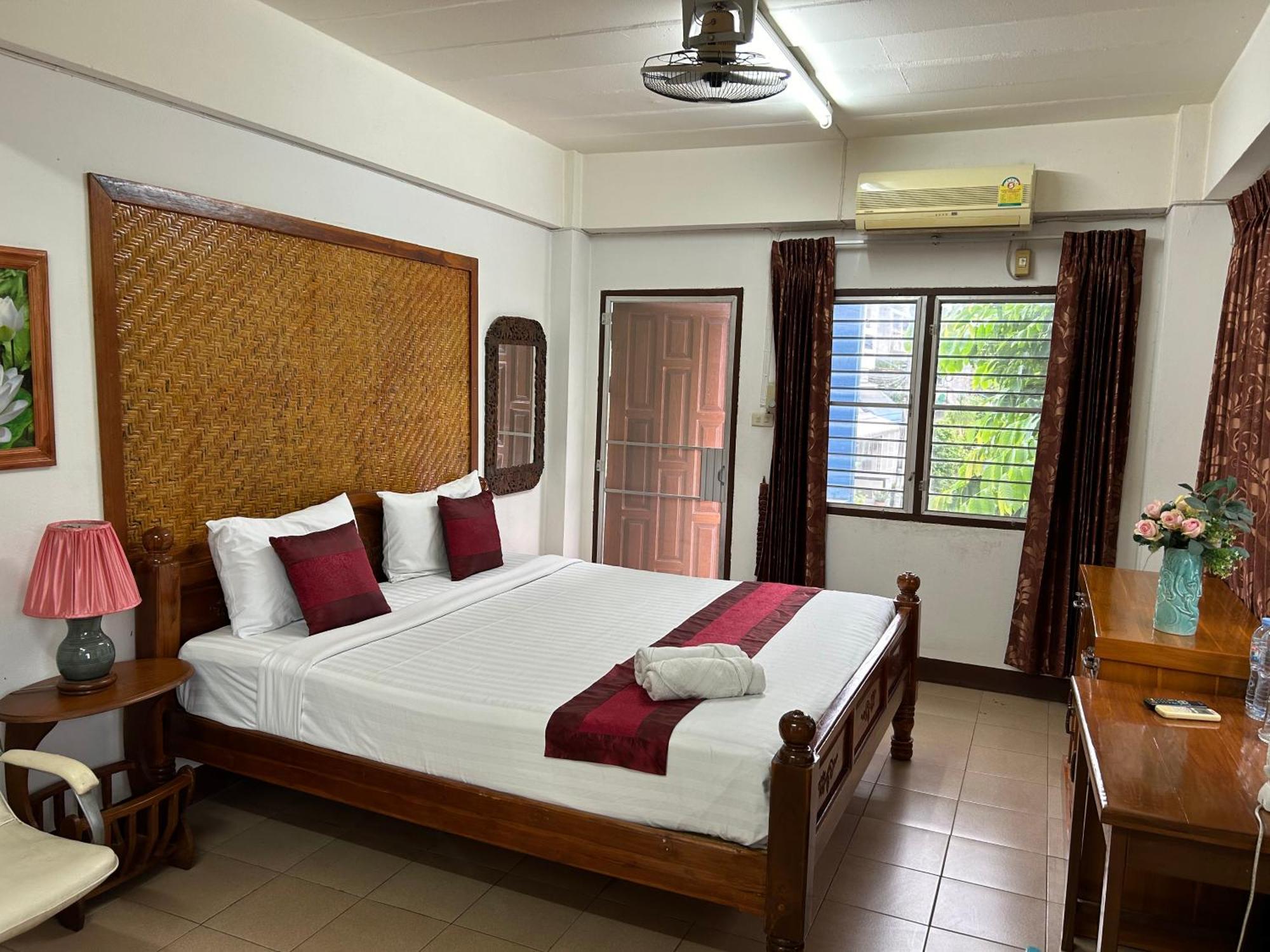 Saithong House Hostel Chiang Mai Bagian luar foto
