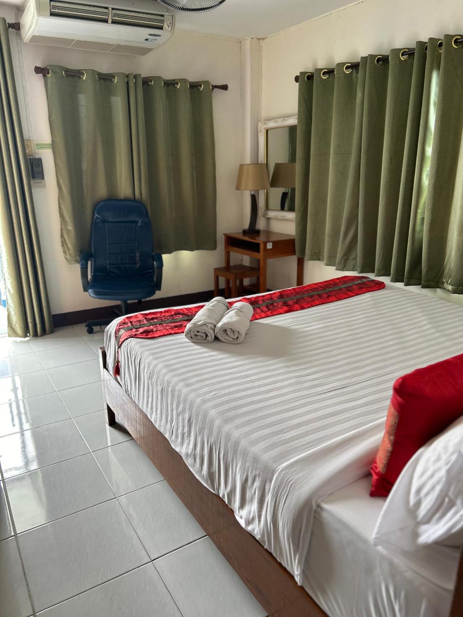 Saithong House Hostel Chiang Mai Bagian luar foto