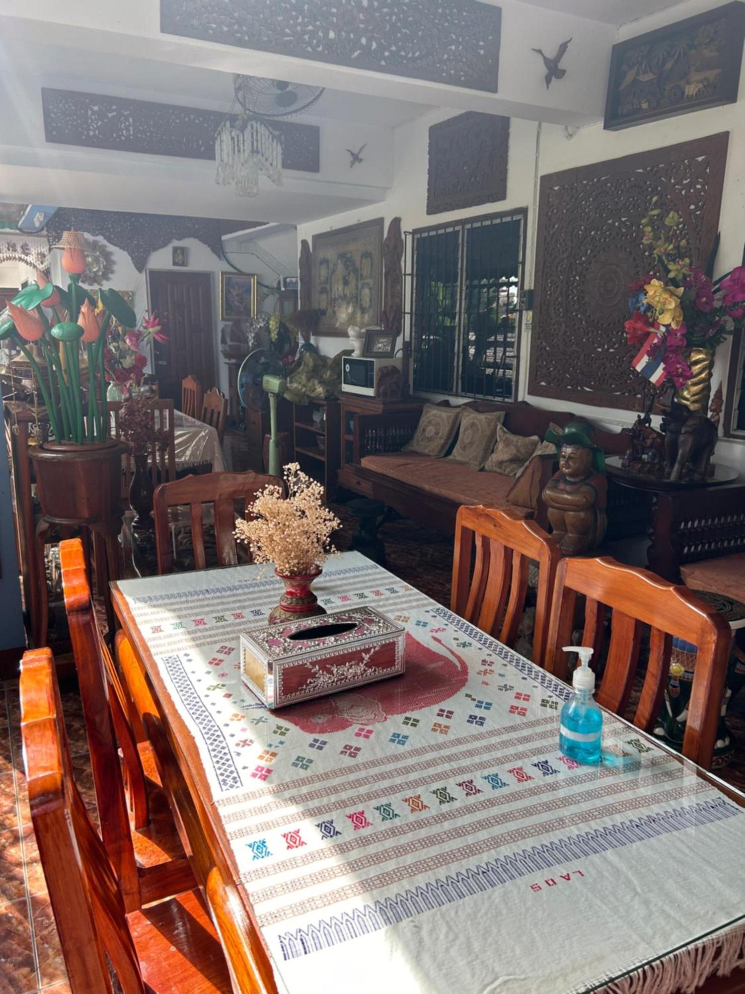 Saithong House Hostel Chiang Mai Bagian luar foto