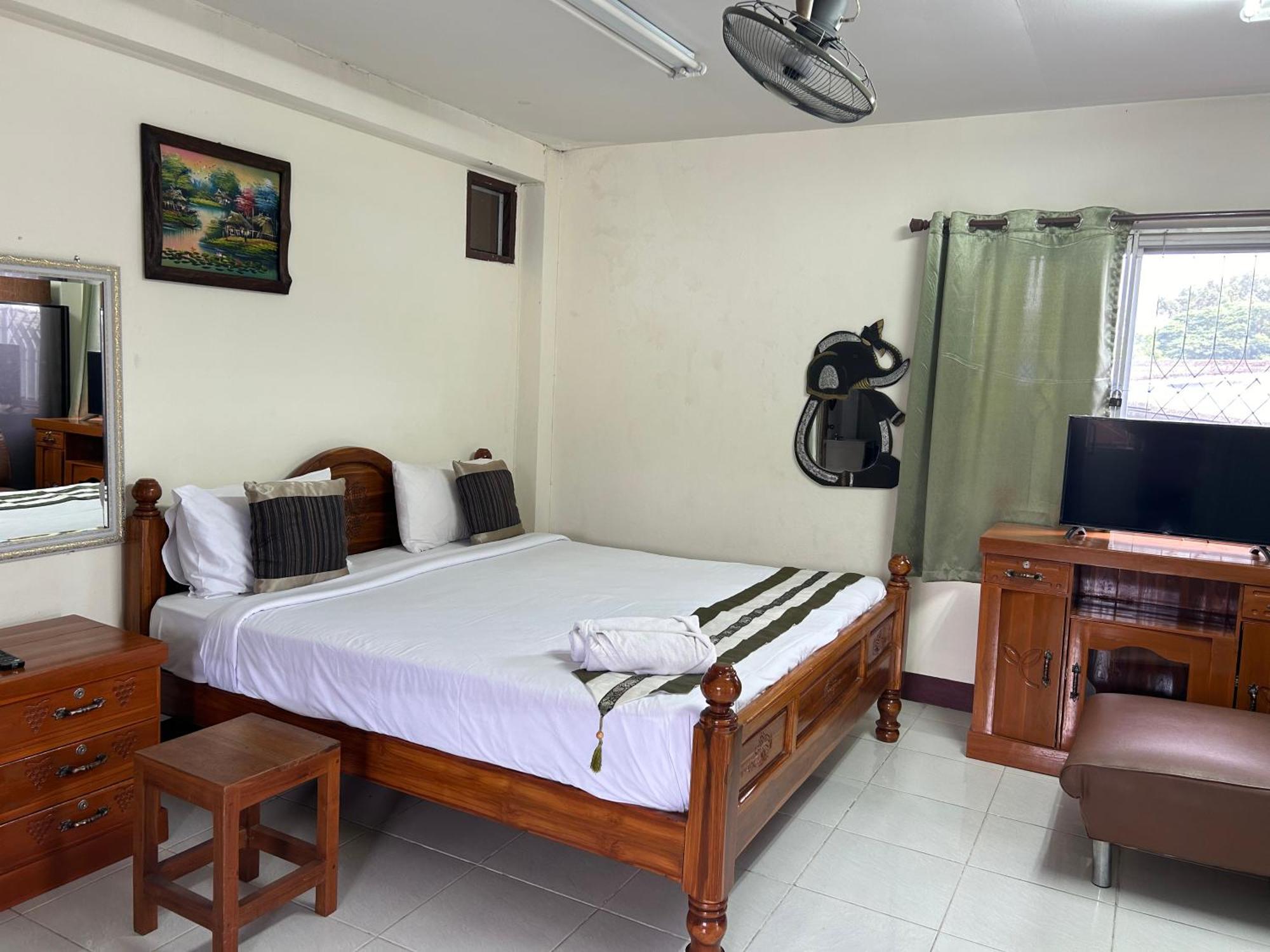 Saithong House Hostel Chiang Mai Bagian luar foto
