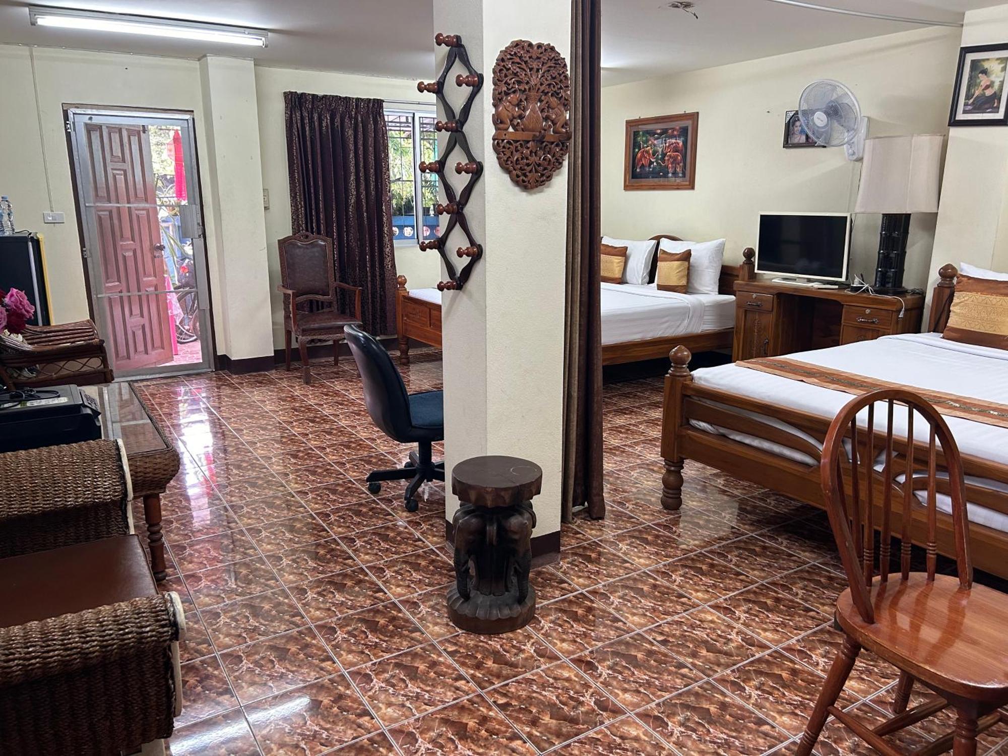 Saithong House Hostel Chiang Mai Bagian luar foto