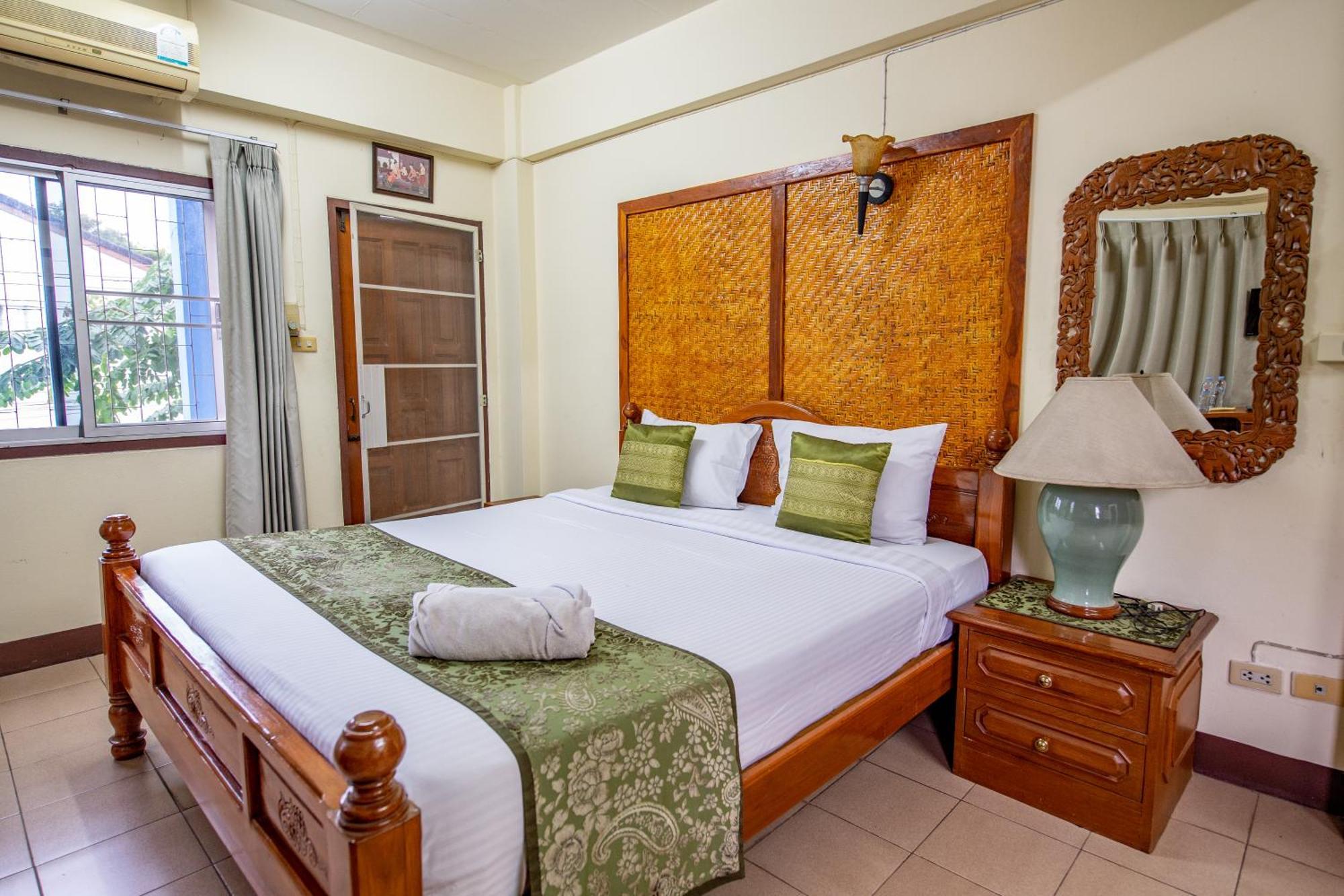 Saithong House Hostel Chiang Mai Bagian luar foto