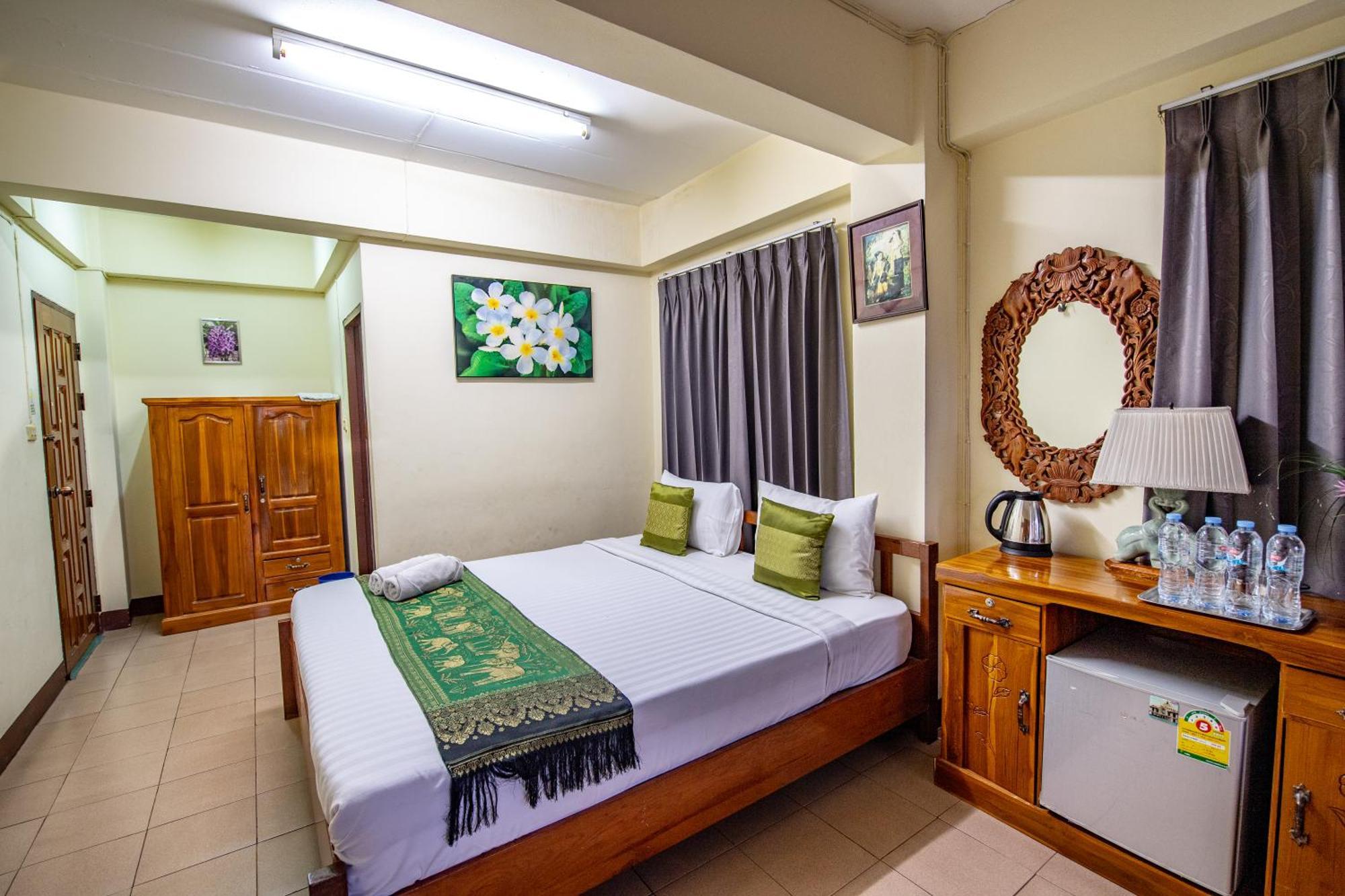 Saithong House Hostel Chiang Mai Bagian luar foto
