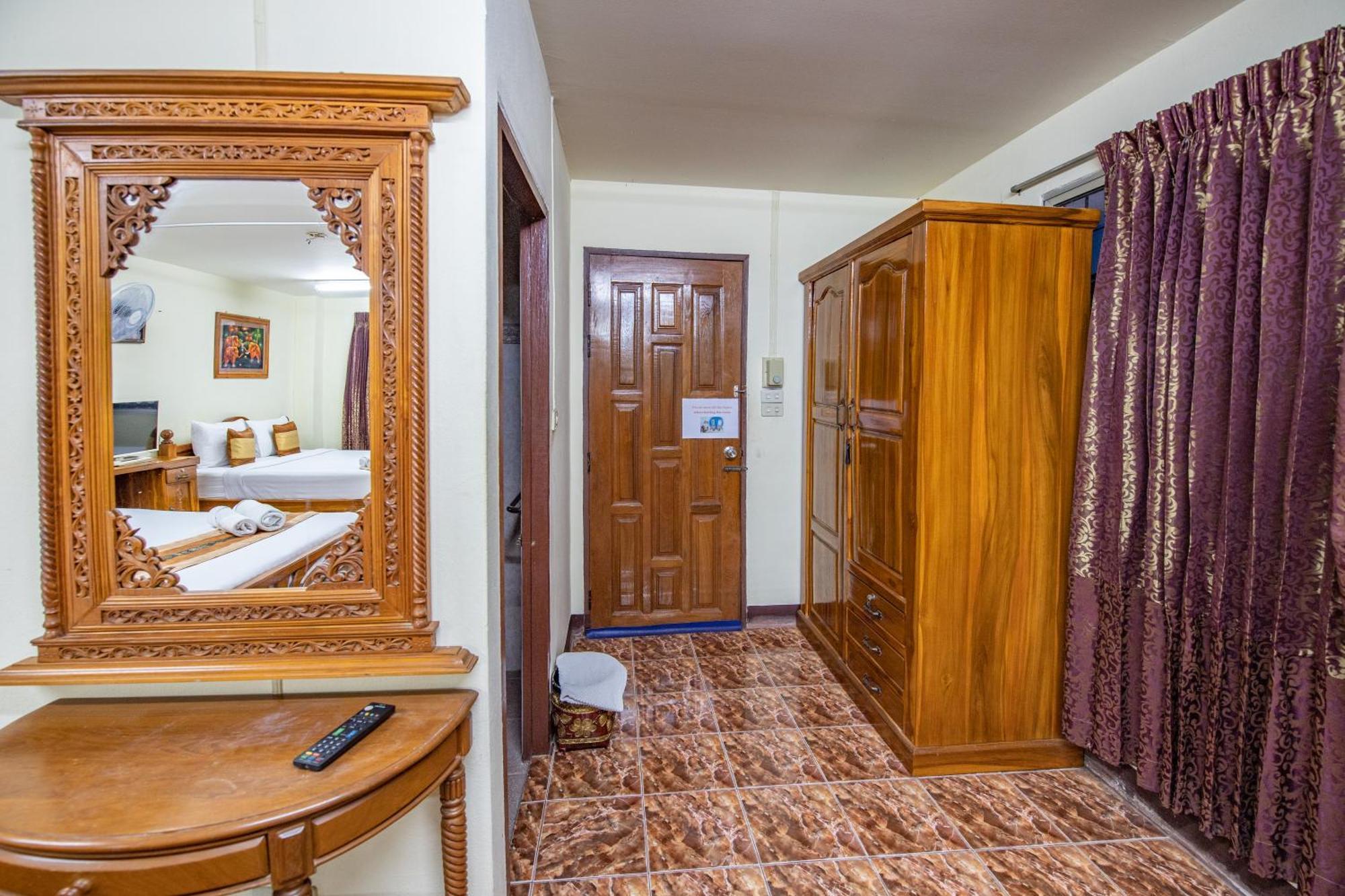 Saithong House Hostel Chiang Mai Bagian luar foto