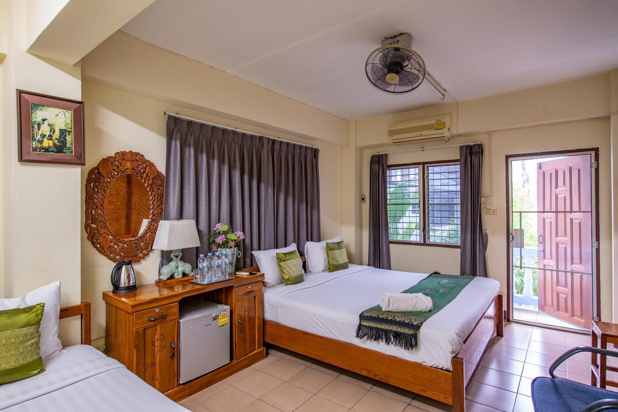 Saithong House Hostel Chiang Mai Bagian luar foto