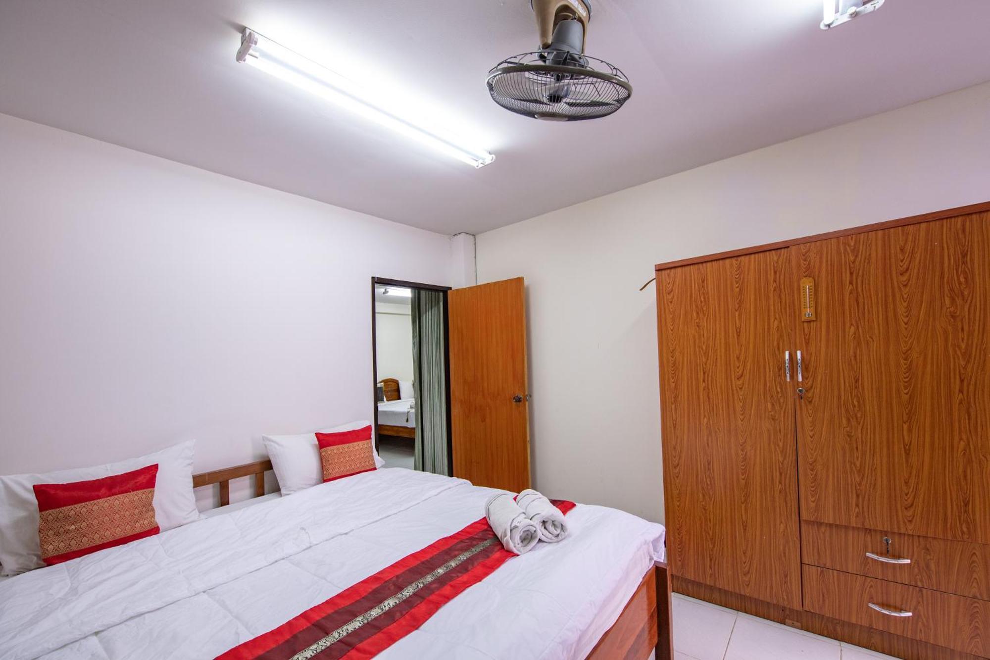Saithong House Hostel Chiang Mai Bagian luar foto