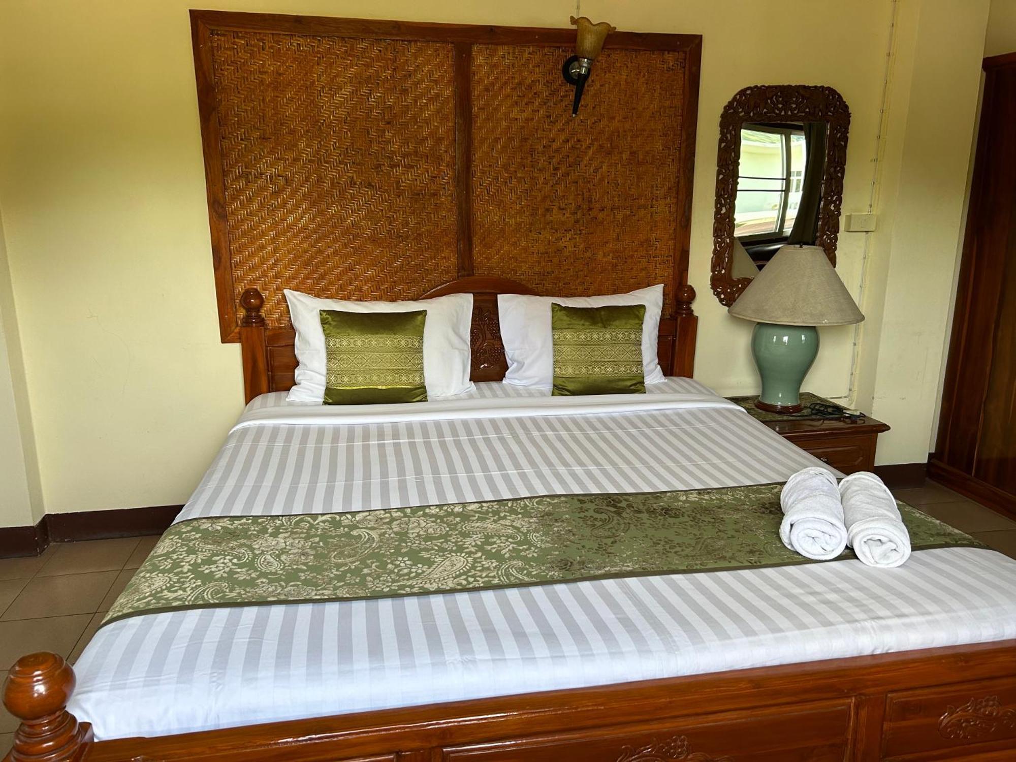 Saithong House Hostel Chiang Mai Bagian luar foto